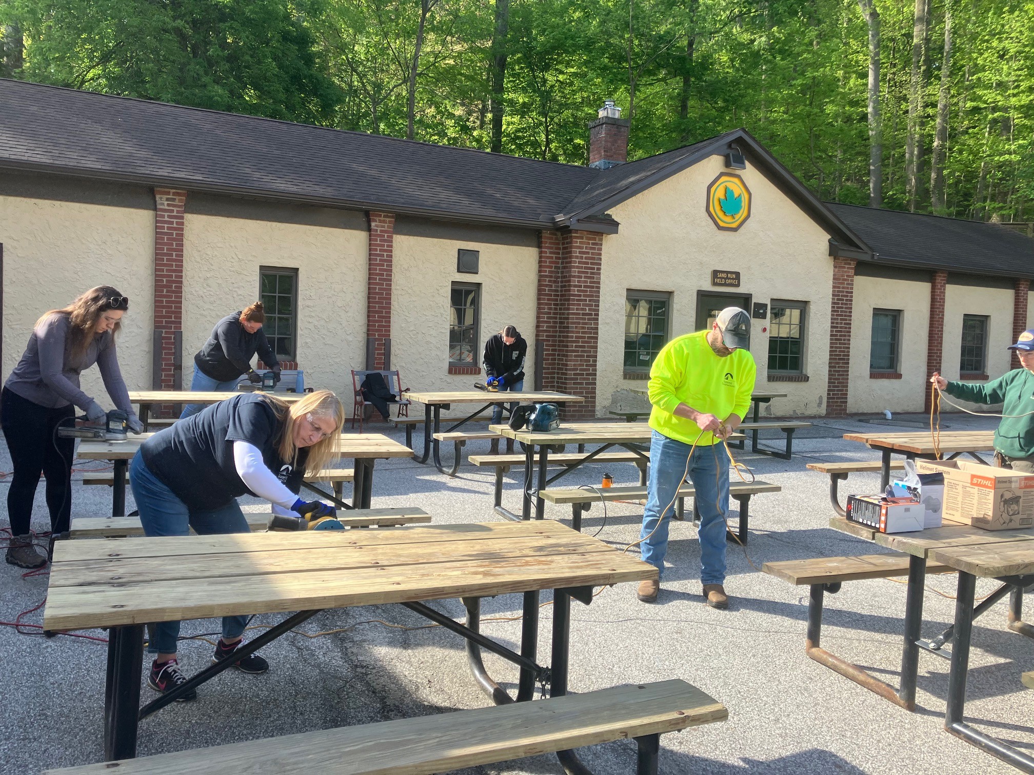 Volunteers at Summit Metro Parks 