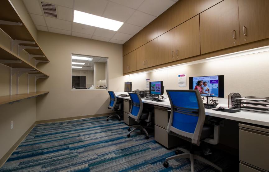 Desk/Monitors